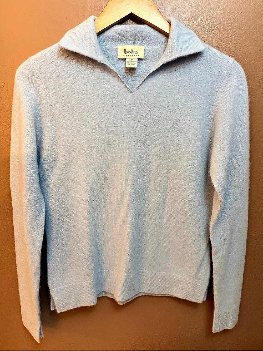 Neiman Marcus Women’s Blue Cashmere Collared V-Neck Pullover Sweater S THICK